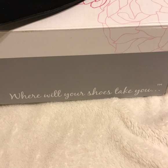 Shoes - Picture 3 of 5